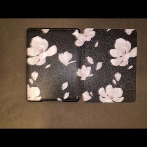 Hardcover Floral case for Kindle Paperwhite 5 (11th gen)